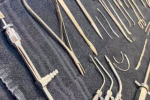 Chirurgisches Besteck für Seminar Hygiene 1